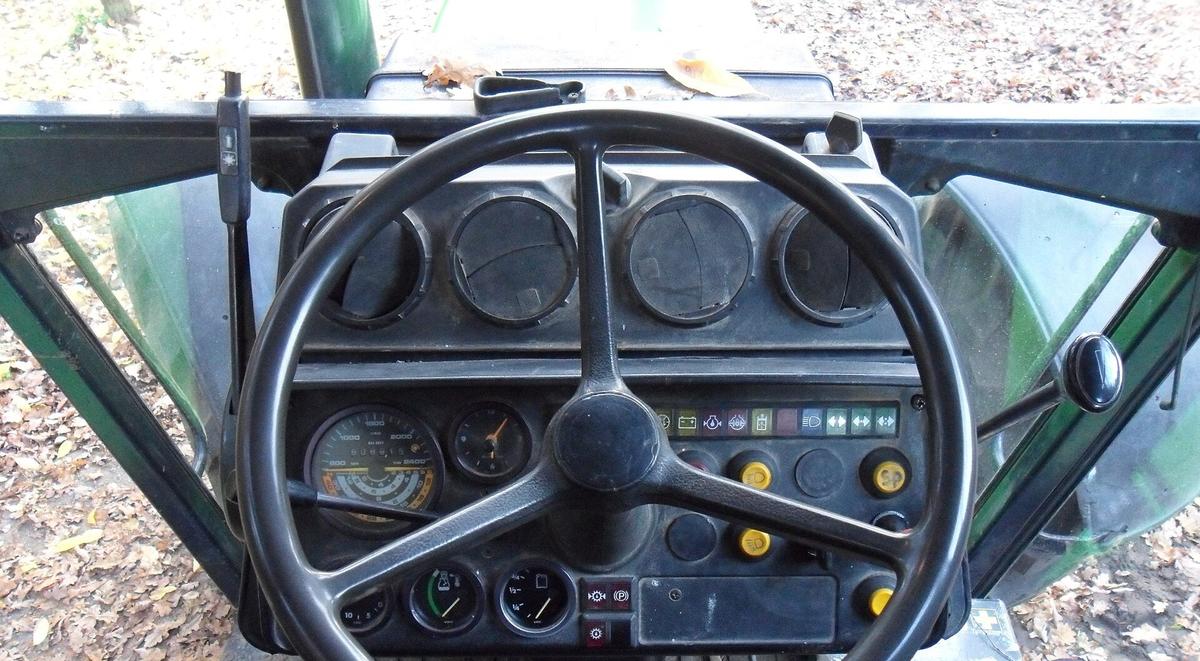 Tableau de bord de tracteur Deutz-Fahr