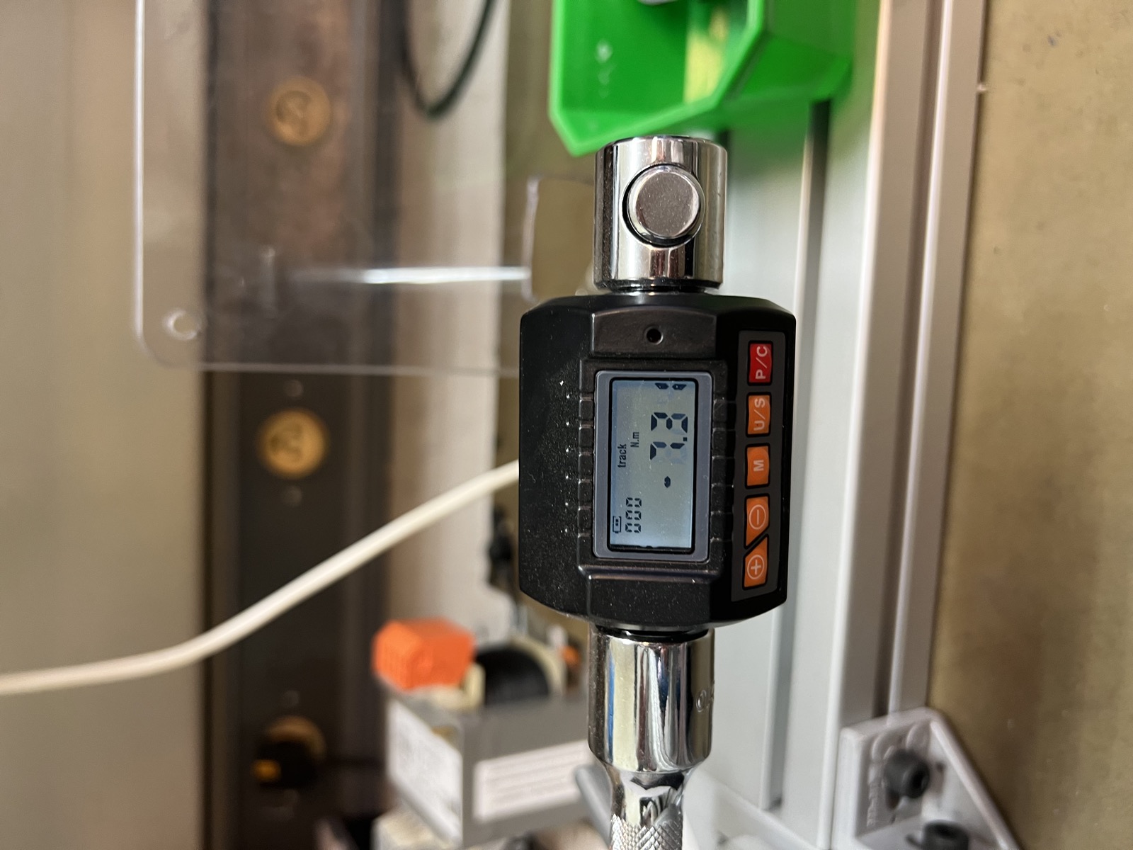 Mesure du couple d'un moteur de volet roulant sur banc de test